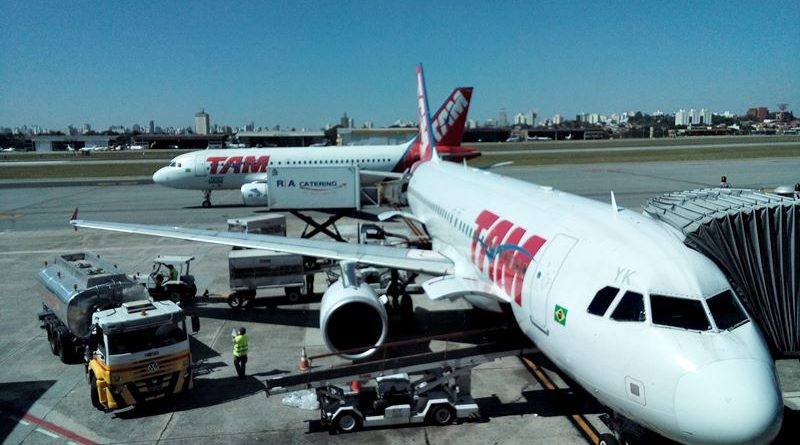 aviões na pista