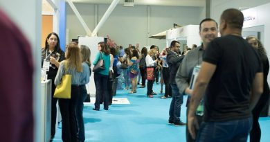 pessoas em evento