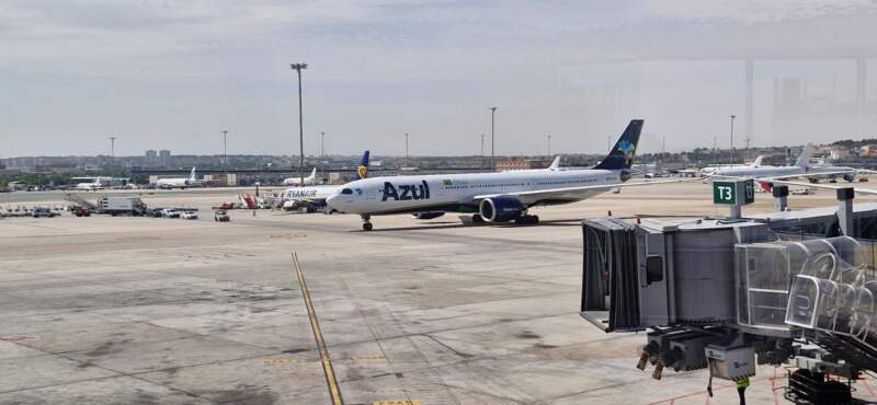 Azul