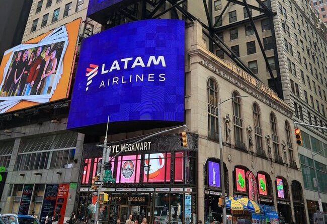 LATAM faz campanha publicitária no coração de Nova York LATAM